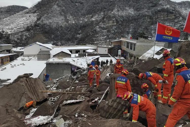 Landslide kills 20 in southwest China