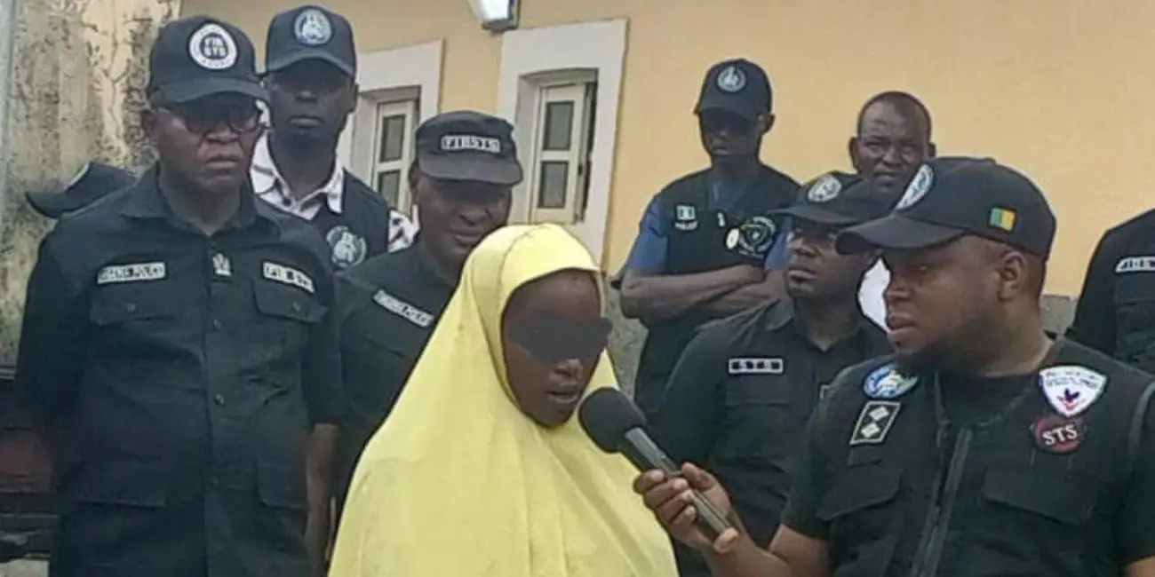 Police Arrest Woman Smuggling AK-47 Hidden in Garri Sack on Abuja-Kaduna Highway