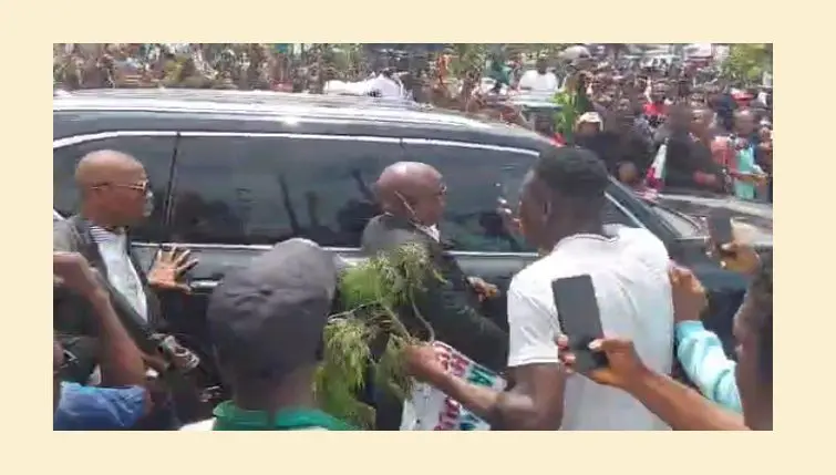 Protesters Block Governor Fubara’s Convoy in Port Harcourt Over Bad Governance