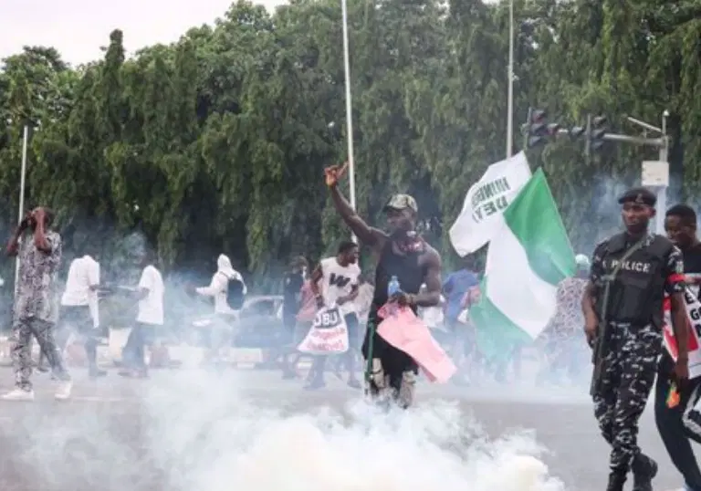 Protesters Clash with Police and Thugs as Nationwide Demonstrations Continue