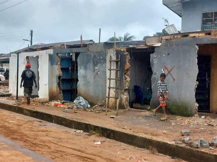 Imo Residents Lament as Government Demolishes Shanties, Expands Owerri-Umuahia Road