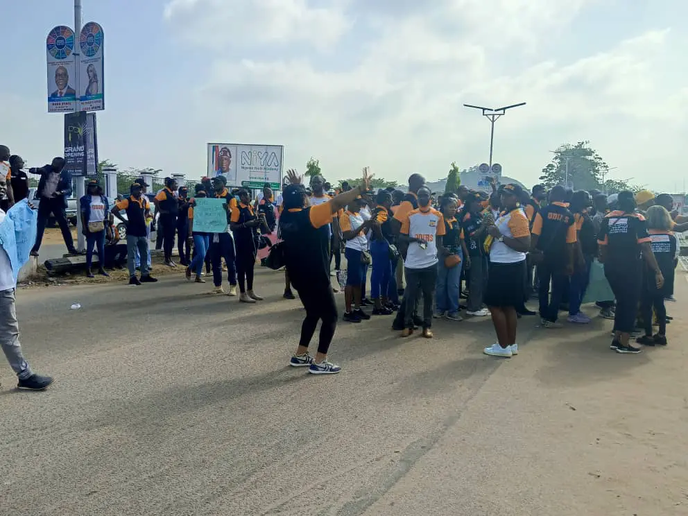 Ondo Revenue Workers Protest Non-Payment of New Minimum Wage